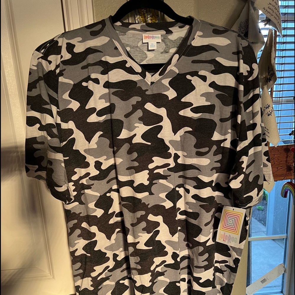 NWT Lularoe Devin XL Camo